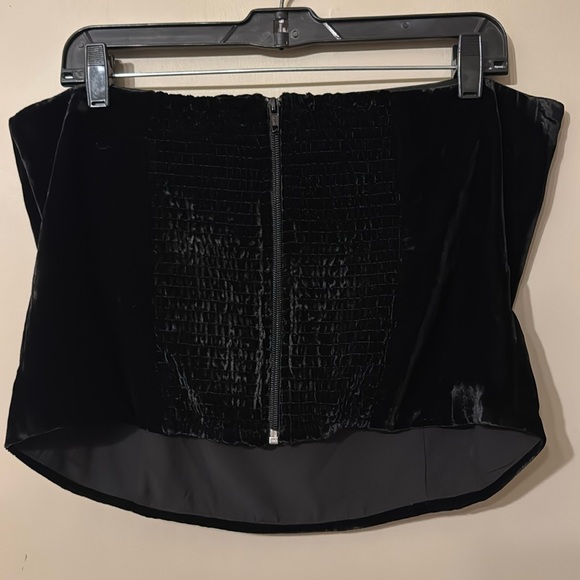 NWT- WAYF Strapless Velvet Top with bow detail, Black, size XL - Picture 5 of 11
